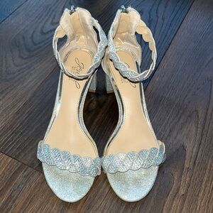 Jewel Badgley Mischka ✨Heels